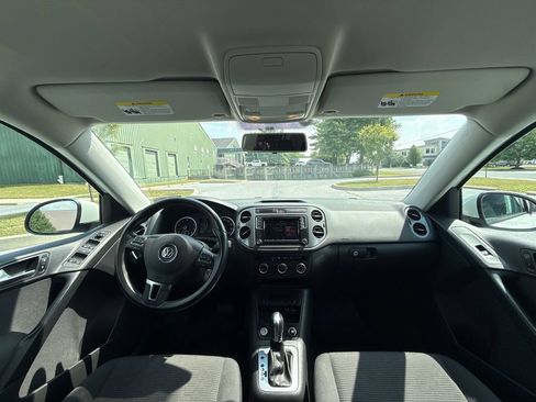 Used 2017 Volkswagen Tiguan S FWD image 14