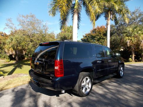 Used 2008 Chevrolet Suburban LTZ w/ LTZ Preferred Equipment Group image 9