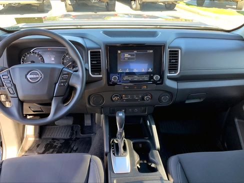 Used 2023 Nissan Frontier SV w/ Technology Package RWD image 15