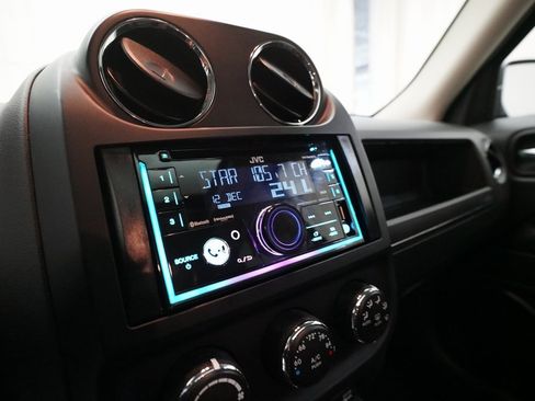 Used 2016 Jeep Patriot High Altitude image 6