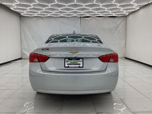 Used 2017 Chevrolet Impala LT w/ Convenience Package image 10