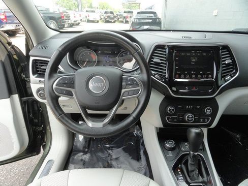 Used 2019 Jeep Cherokee Limited AWD/4WD image 14