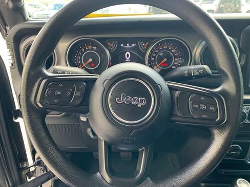 Used 2022 Jeep Wrangler Unlimited Sport AWD/4WD image 25