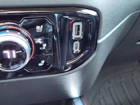 Used 2022 GMC Sierra 1500 SLT RWD image 16