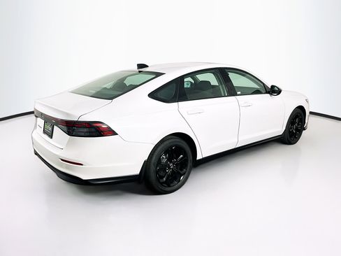 Used 2025 Honda Accord SE image 9