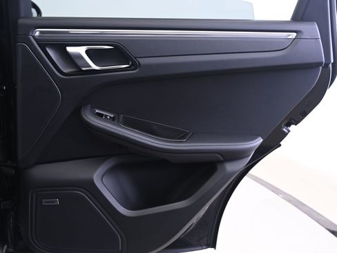 Used 2025 Porsche Macan GTS image 16