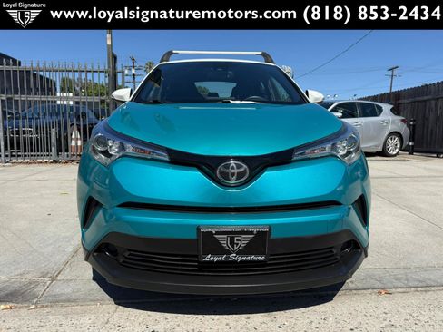 Used 2018 Toyota C-HR XLE FWD image 2