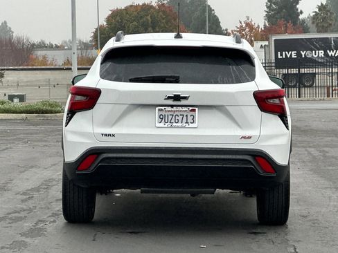 Used 2025 Chevrolet Trax RS w/ Driver Confidence Package image 5
