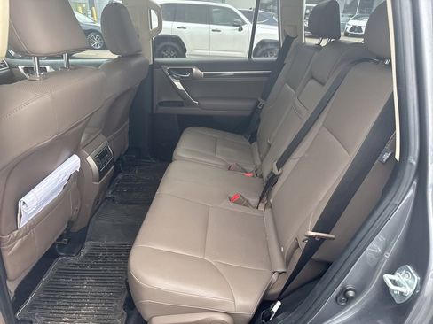 Used 2021 Lexus GX 460 Premium w/ Premium Package image 34