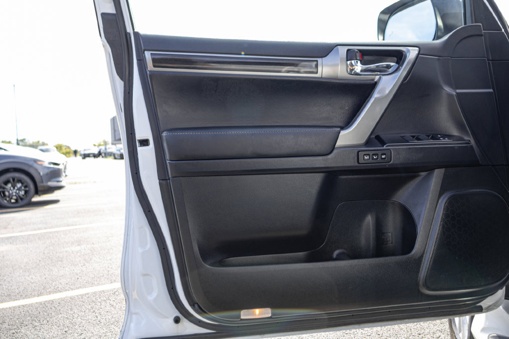 Used 2023 Lexus GX 460 Premium w/ Premium Package AWD/4WD image 28