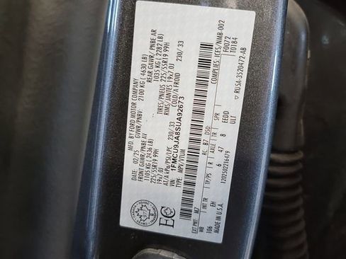 Used 2025 Ford Escape Platinum AWD/4WD image 18