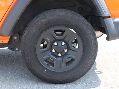 Used 2025 Jeep Wrangler Unlimited Sport AWD/4WD image 32