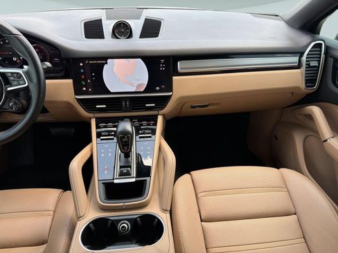 Certified 2023 Porsche Cayenne Platinum Edition AWD/4WD image 17