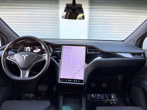 Used 2019 Tesla Model X 75D AWD/4WD image 11