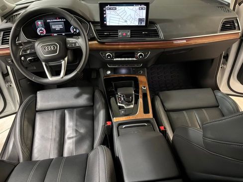 Used 2023 Audi Q5 Prestige w/ Prestige Package image 11