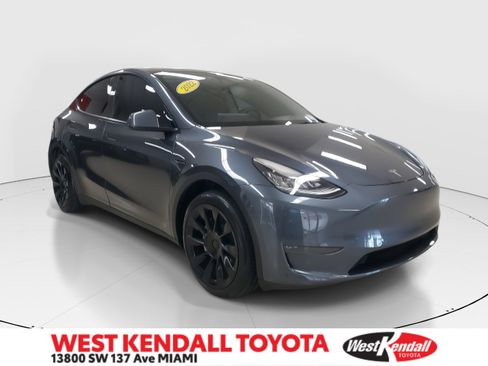 Used 2022 Tesla Model Y Long Range image 1