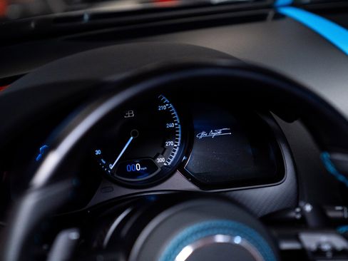 Used 2025 Bugatti Mistral image 24