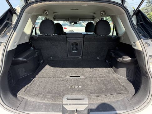 Used 2018 Nissan Rogue S AWD/4WD image 8