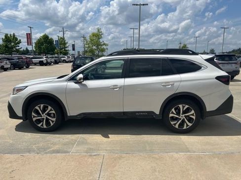 Used 2022 Subaru Outback Limited w/ Popular Package #2 AWD/4WD image 3