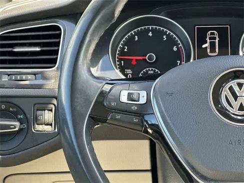 Used 2019 Volkswagen Golf Alltrack SE image 9