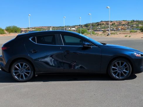 Used 2023 MAZDA MAZDA3 s image 2