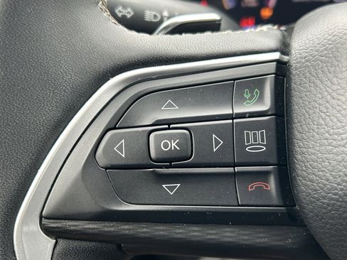 Used 2023 Jeep Grand Cherokee Laredo image 20