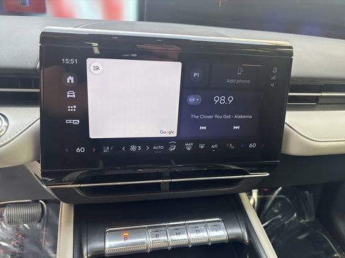 Used 2024 Lincoln Nautilus Premier image 20