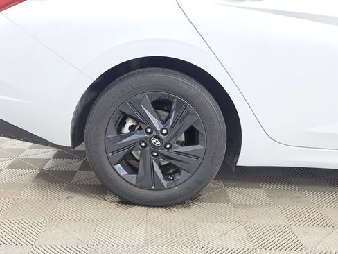 Used 2021 Hyundai Elantra SEL FWD image 9