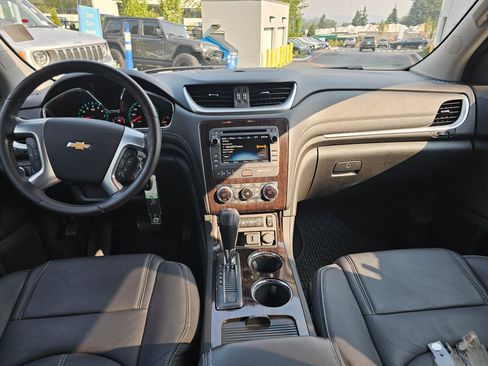 Used 2017 Chevrolet Traverse LT AWD/4WD image 23