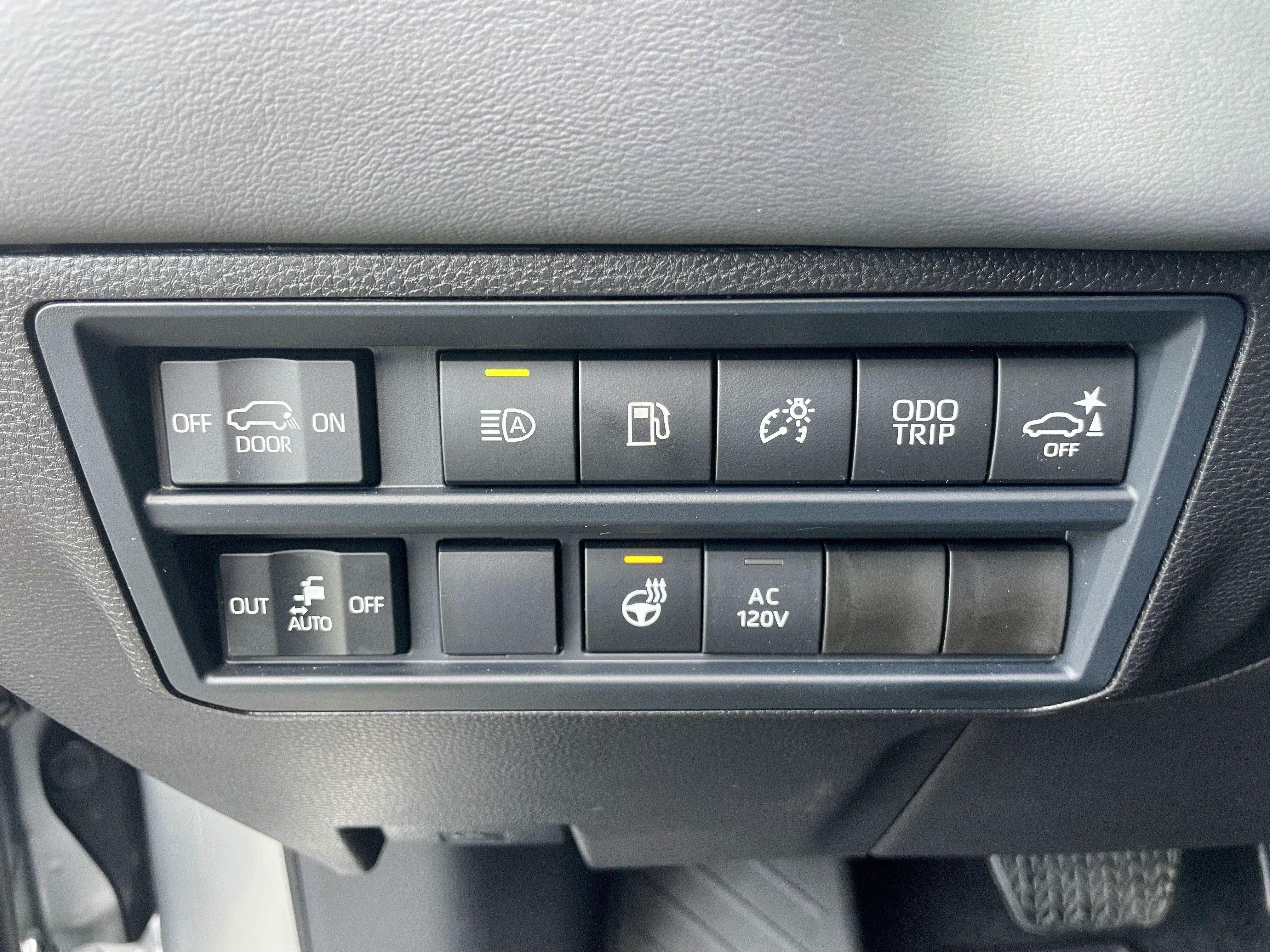 Used 2026 Toyota Sequoia Capstone AWD/4WD image 41