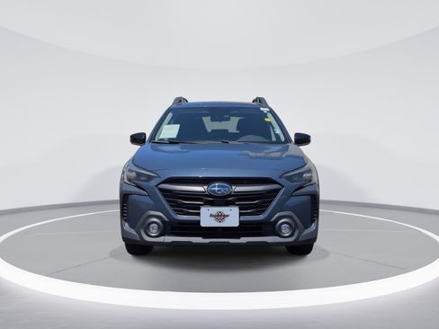 Used 2024 Subaru Outback Premium AWD/4WD image 2