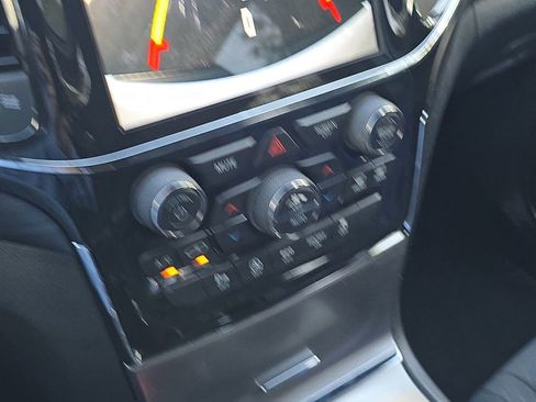 Used 2019 Jeep Grand Cherokee Laredo RWD image 23
