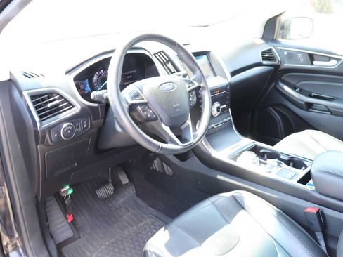 Used 2019 Ford Edge Titanium AWD/4WD image 10