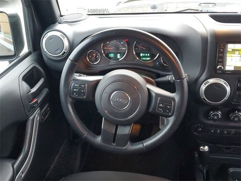 Used 2017 Jeep Wrangler Unlimited Sahara w/ Connectivity Group image 25