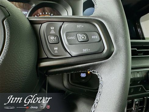 New 2025 Jeep Gladiator Sport image 29