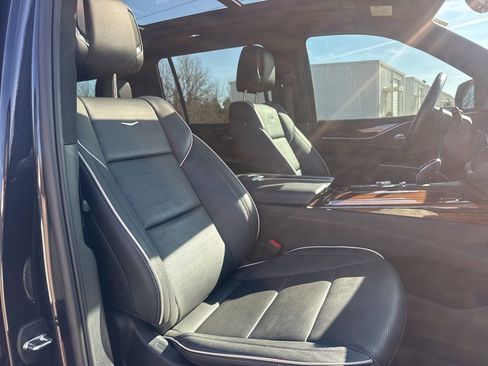 Certified 2024 Cadillac Escalade ESV Premium Luxury image 43