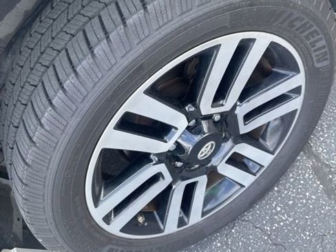 Used 2015 Toyota 4Runner Limited image 23