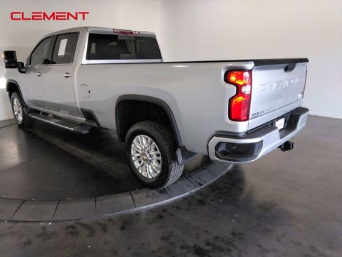 Used 2023 Chevrolet Silverado 2500 High Country w/ Technology Package image 7