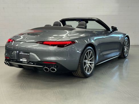 Used 2023 Mercedes-Benz SL 43 AMG w/ Driver Assistance Package image 11