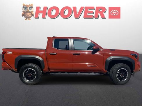Used 2025 Toyota Tacoma TRD Off-Road AWD/4WD image 2