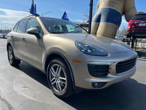Used 2016 Porsche Cayenne w/ Premium Package Plus image 8
