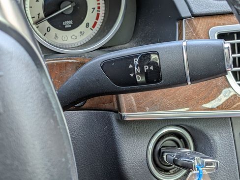 Used 2014 Mercedes-Benz E 350 4MATIC Sedan image 24
