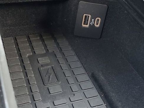 Used 2024 Lincoln Corsair AWD w/ Equipment Group 101A image 23