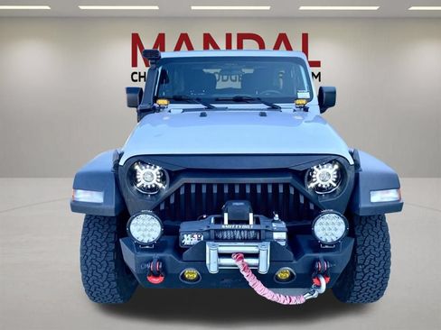 Used 2018 Jeep Wrangler Sport AWD/4WD image 2