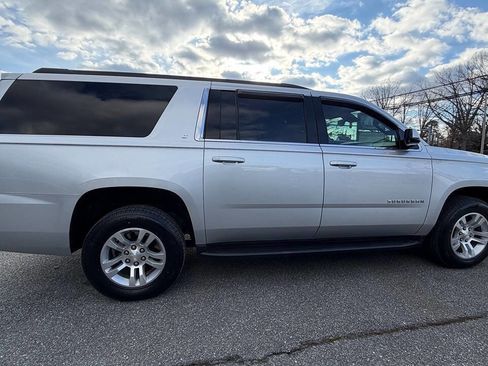 Used 2020 Chevrolet Suburban LT image 6
