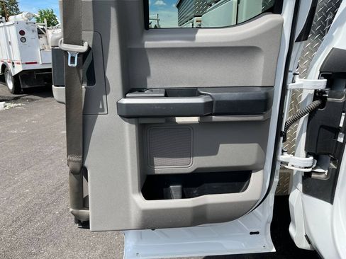 Used 2017 Ford F550 4x4 SuperCab Super Duty image 17