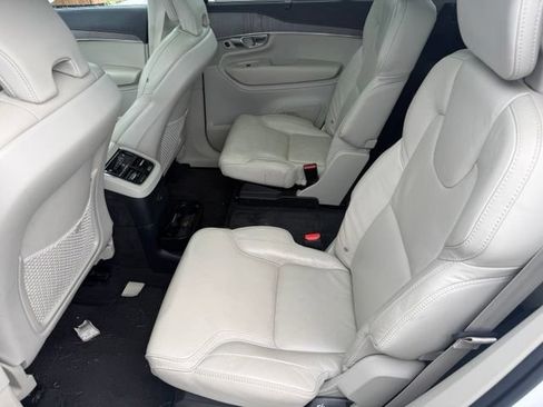 Used 2023 Volvo XC90 T8 Ultimate AWD/4WD image 13