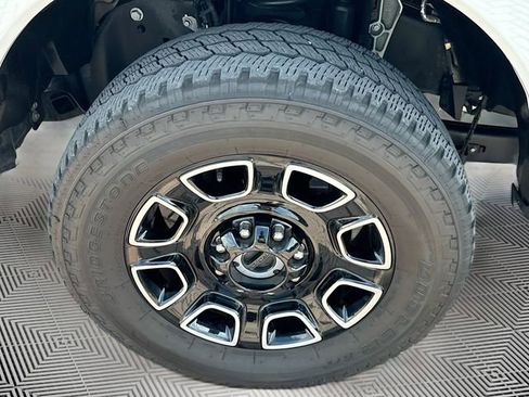 Used 2025 Ford F350 Platinum AWD/4WD image 32