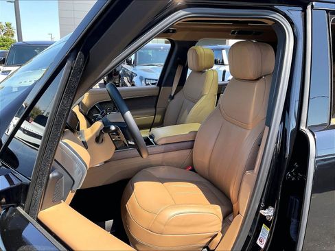 Used 2025 Land Rover Range Rover SE AWD/4WD image 28