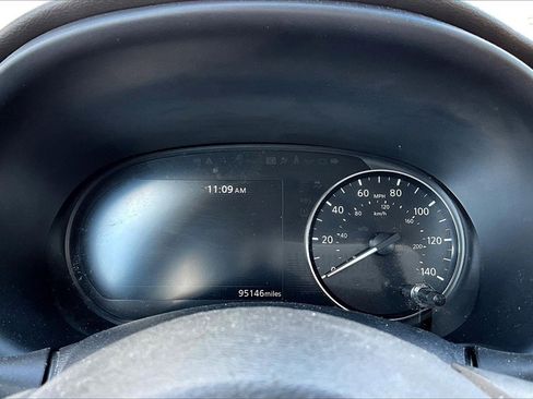 Used 2023 Nissan Kicks SR w/ SR Premium Package image 17